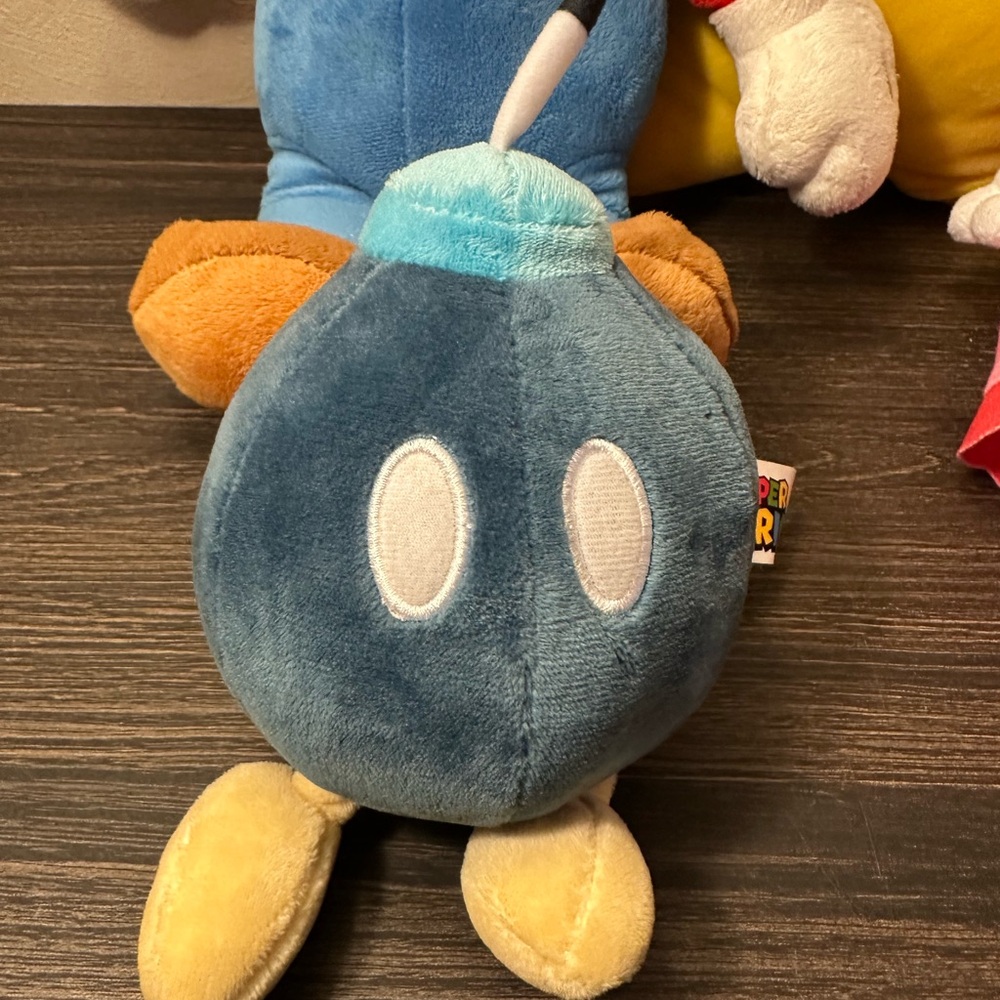 Super Mario Plush Lot Mario Star Bomb and Princess Peach - Picture 4 of 12